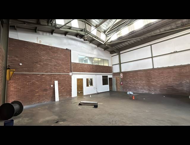 357M² WAREHOUSE TO LET IN JET PARK